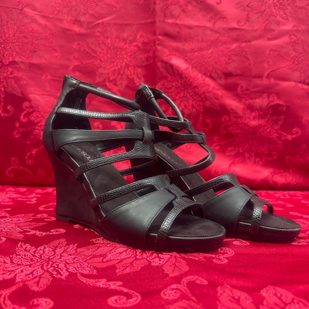 Aerosoles Black Wedge Sandals
